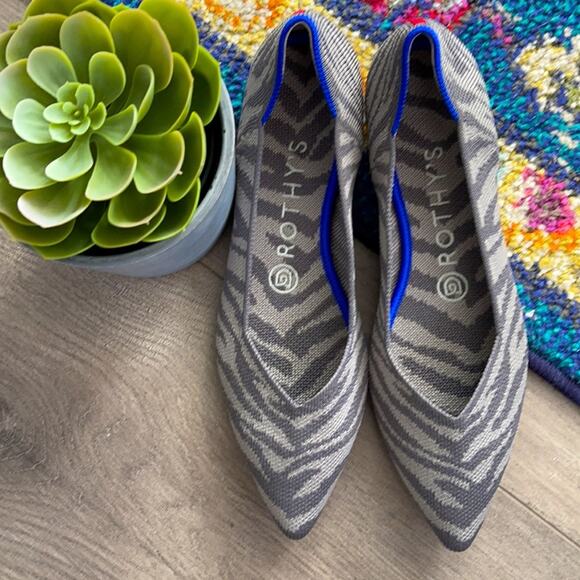 COPY - Rothys zebra gray size 6 flat pointed woman’s shoes - Picture 3 of 12
